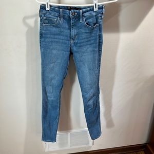 Hollister women jeans  high rise super skinny